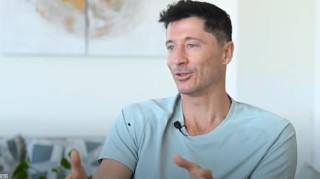 莱万：如果阵容齐整我们能击败国米，现在巴萨很难找到我的替身